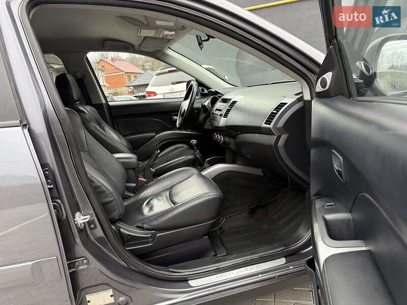 Внедорожник / Кроссовер Mitsubishi Outlander 2008 в Кременце