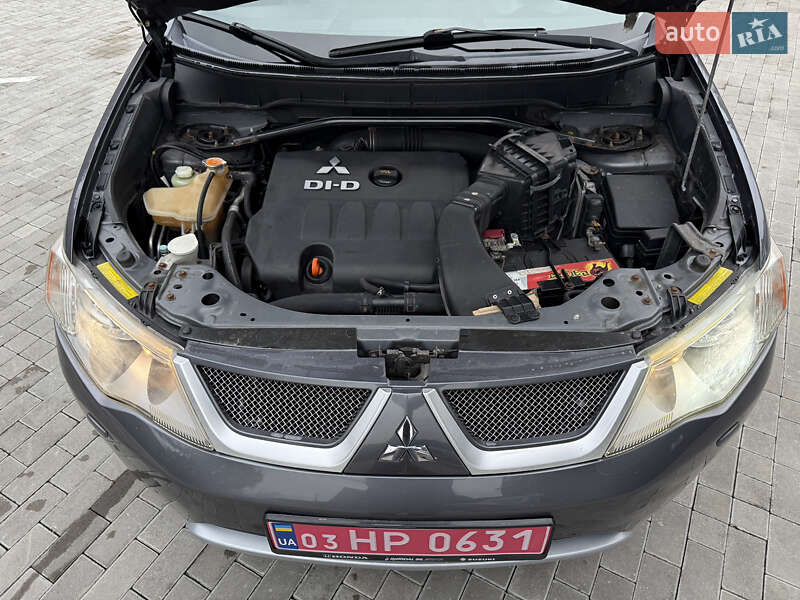 Внедорожник / Кроссовер Mitsubishi Outlander 2008 в Кременце