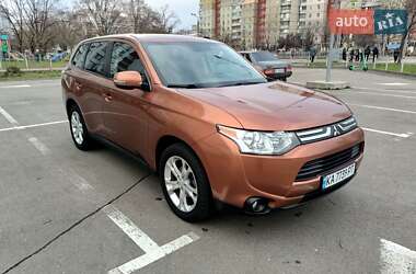 Внедорожник / Кроссовер Mitsubishi Outlander 2013 в Киеве