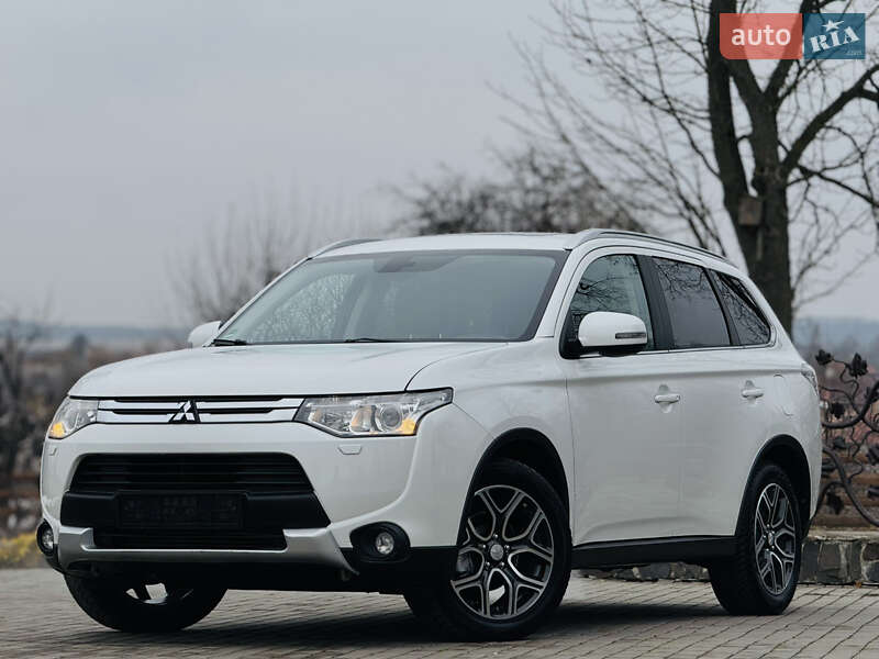 Позашляховик / Кросовер Mitsubishi Outlander 2015 в Дрогобичі