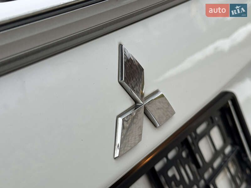 Позашляховик / Кросовер Mitsubishi Outlander 2015 в Дрогобичі