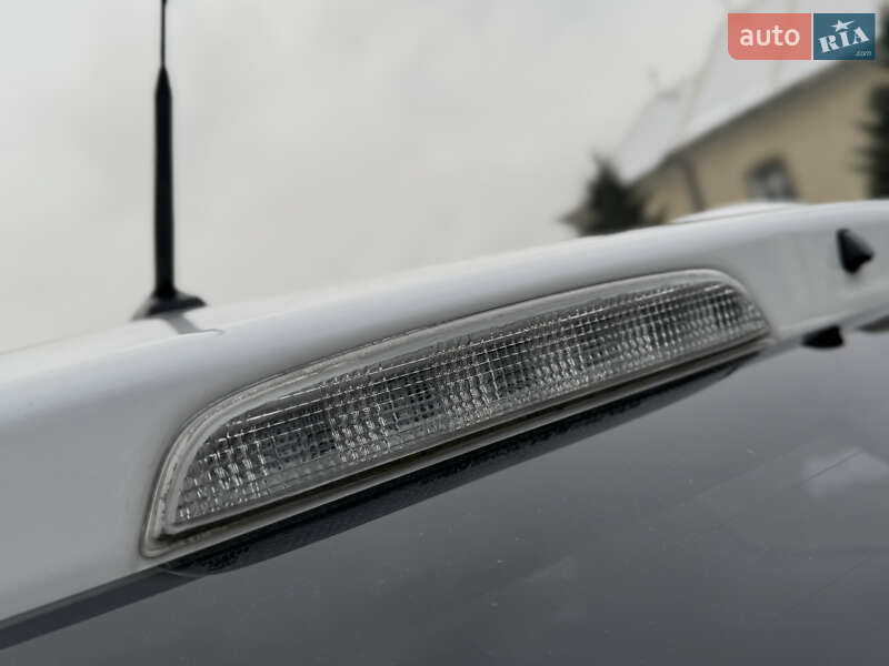 Позашляховик / Кросовер Mitsubishi Outlander 2015 в Дрогобичі