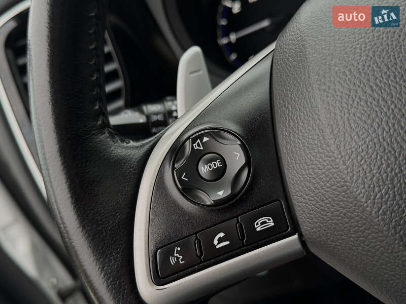 Позашляховик / Кросовер Mitsubishi Outlander 2015 в Дрогобичі