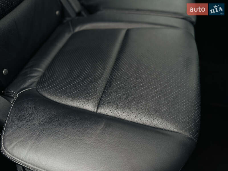 Позашляховик / Кросовер Mitsubishi Outlander 2015 в Дрогобичі