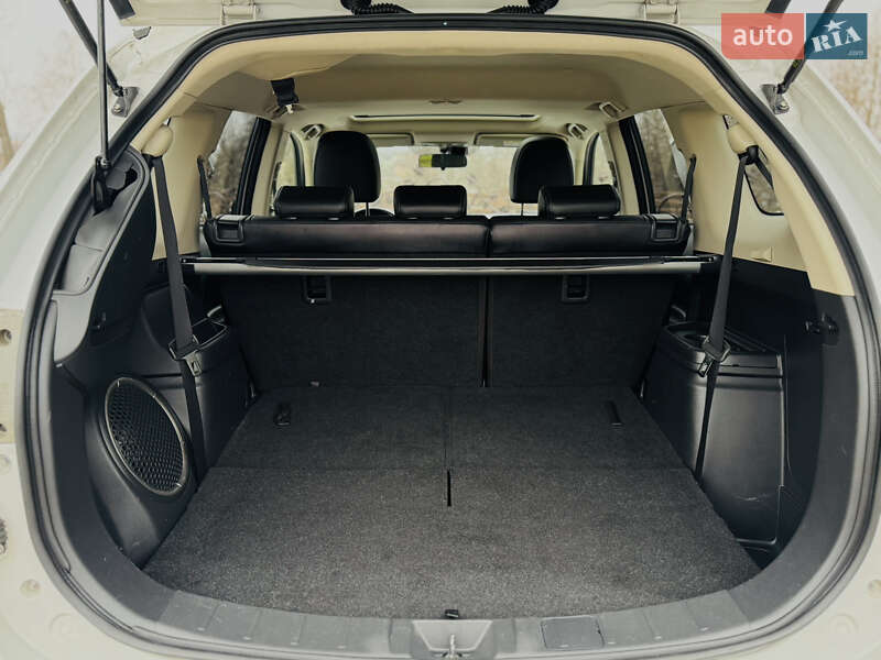 Позашляховик / Кросовер Mitsubishi Outlander 2015 в Дрогобичі