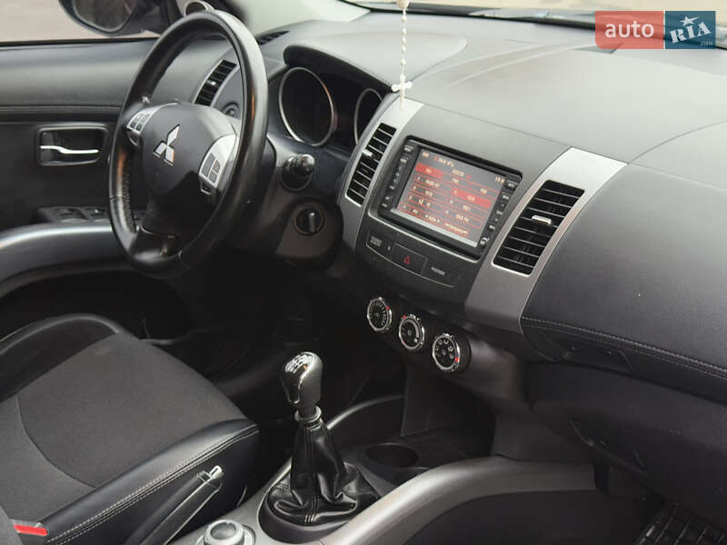 Позашляховик / Кросовер Mitsubishi Outlander 2010 в Тернополі