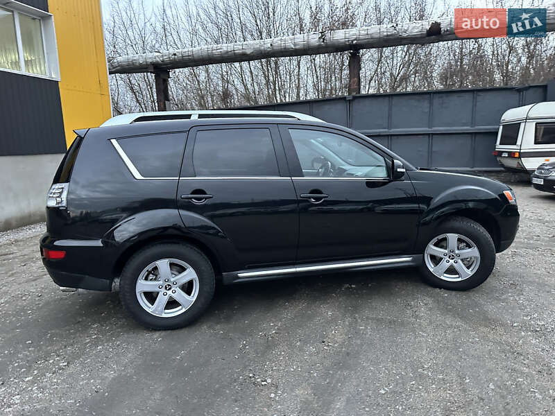 Позашляховик / Кросовер Mitsubishi Outlander 2009 в Ніжині