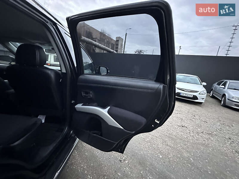 Позашляховик / Кросовер Mitsubishi Outlander 2009 в Ніжині