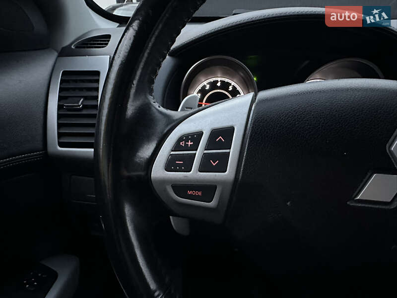 Позашляховик / Кросовер Mitsubishi Outlander 2009 в Ніжині