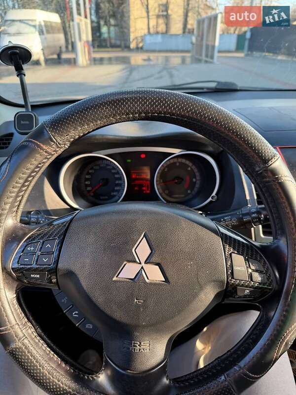 Позашляховик / Кросовер Mitsubishi Outlander 2008 в Березані