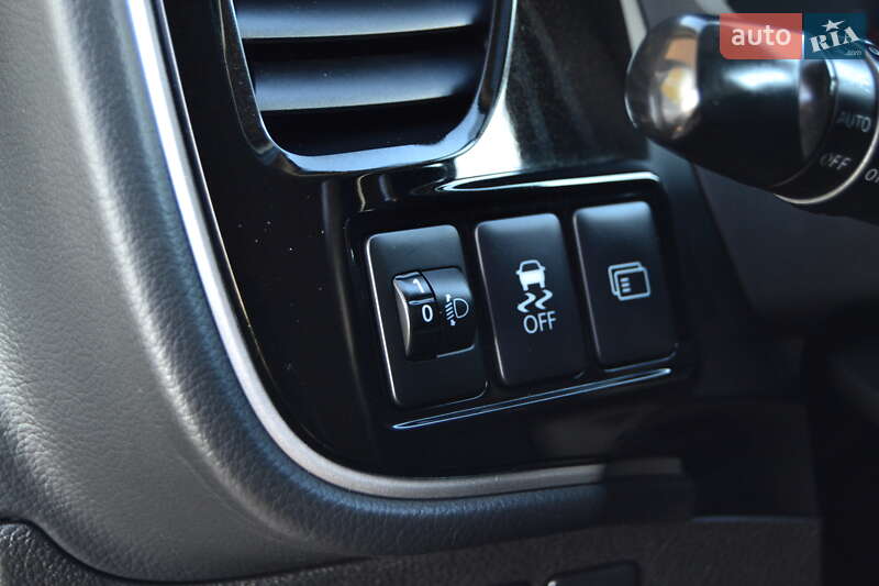 Внедорожник / Кроссовер Mitsubishi Outlander 2013 в Дрогобыче