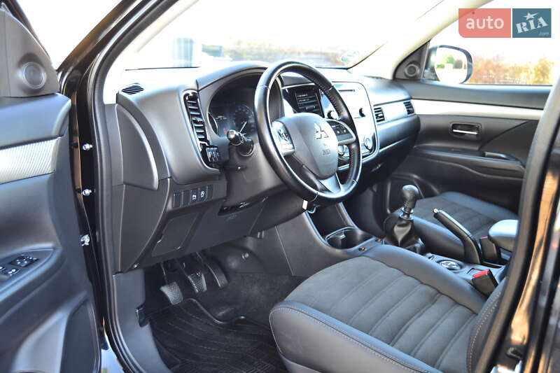 Внедорожник / Кроссовер Mitsubishi Outlander 2013 в Дрогобыче