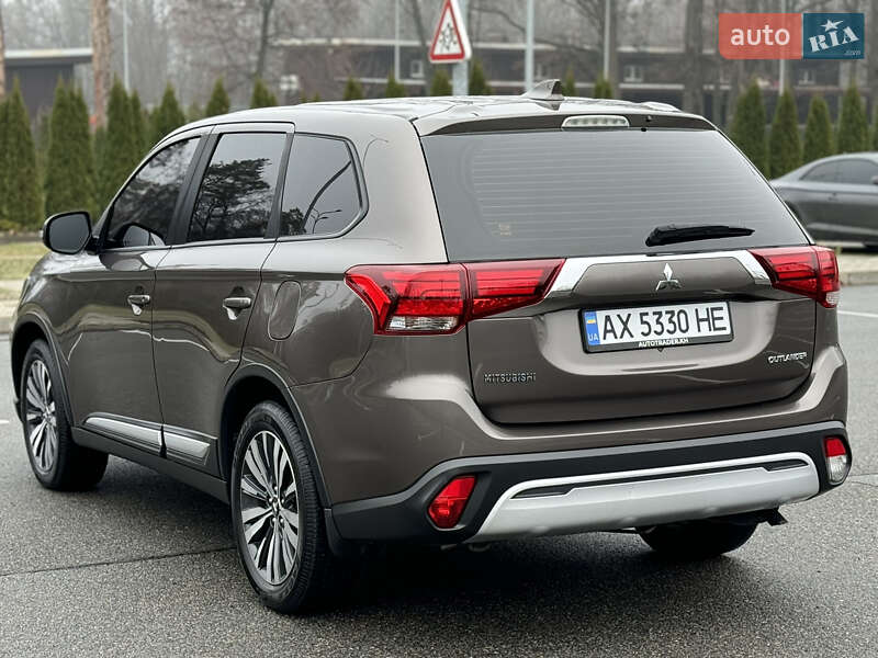 Позашляховик / Кросовер Mitsubishi Outlander 2018 в Харкові фото 14 Позашляховик / Кросовер Mitsubishi Outlander 2018 в Харкові