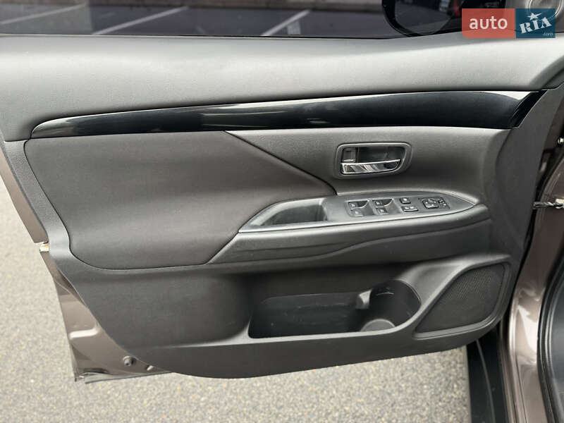 Позашляховик / Кросовер Mitsubishi Outlander 2018 в Харкові фото 41 Позашляховик / Кросовер Mitsubishi Outlander 2018 в Харкові