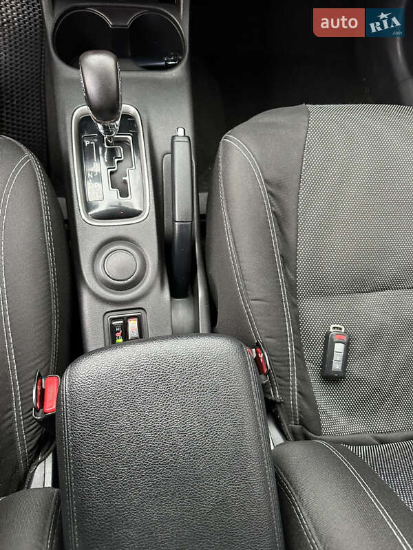 Внедорожник / Кроссовер Mitsubishi Outlander 2015 в Сумах фото 25 Внедорожник / Кроссовер Mitsubishi Outlander 2015 в Сумах