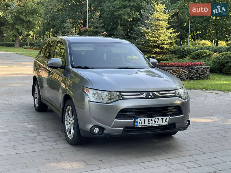 Позашляховик / Кросовер Mitsubishi Outlander 2013 в Попільні