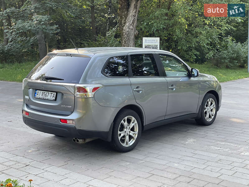 Позашляховик / Кросовер Mitsubishi Outlander 2013 в Попільні