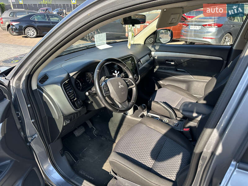 Позашляховик / Кросовер Mitsubishi Outlander 2013 в Попільні