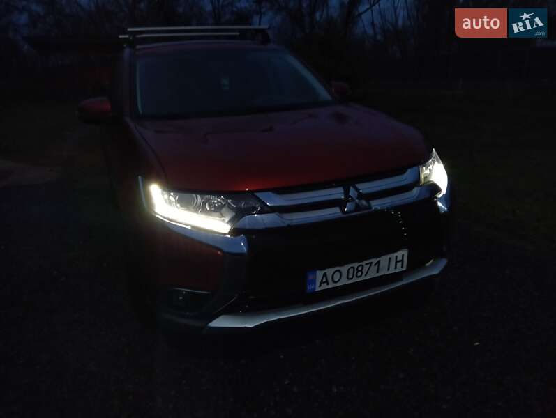 Позашляховик / Кросовер Mitsubishi Outlander 2018 в Ужгороді