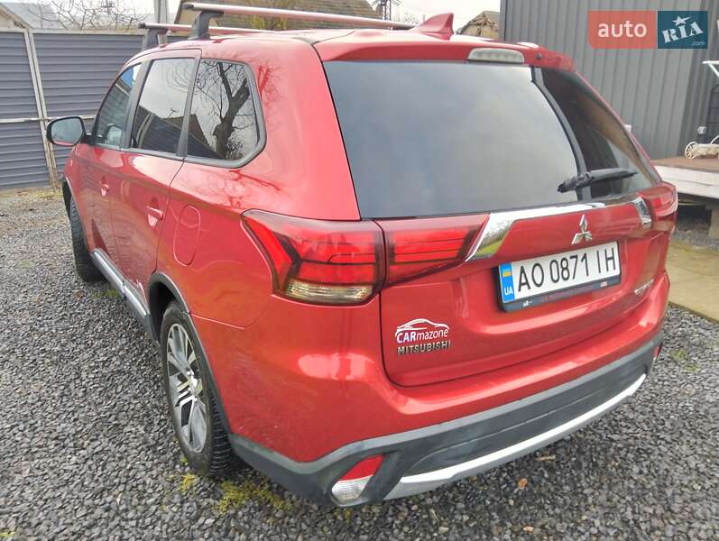 Позашляховик / Кросовер Mitsubishi Outlander 2018 в Ужгороді