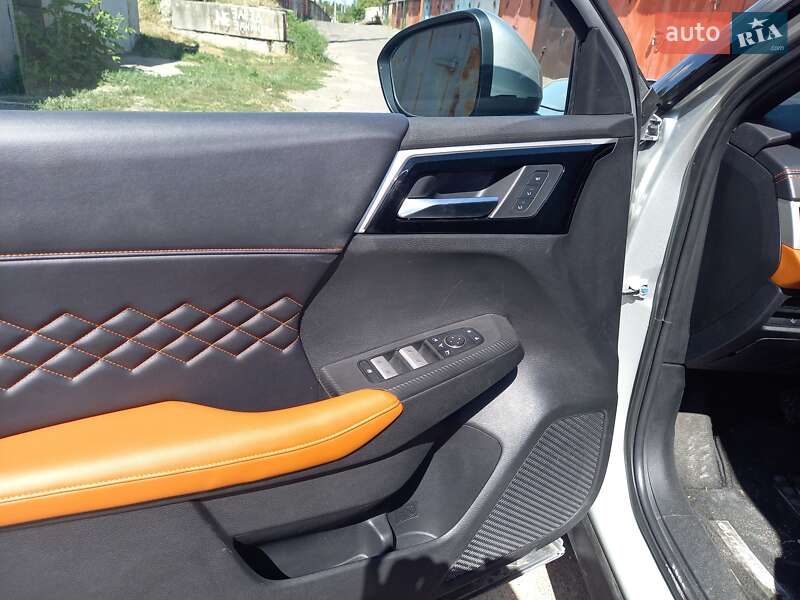 Внедорожник / Кроссовер Mitsubishi Outlander 2022 в Черкассах