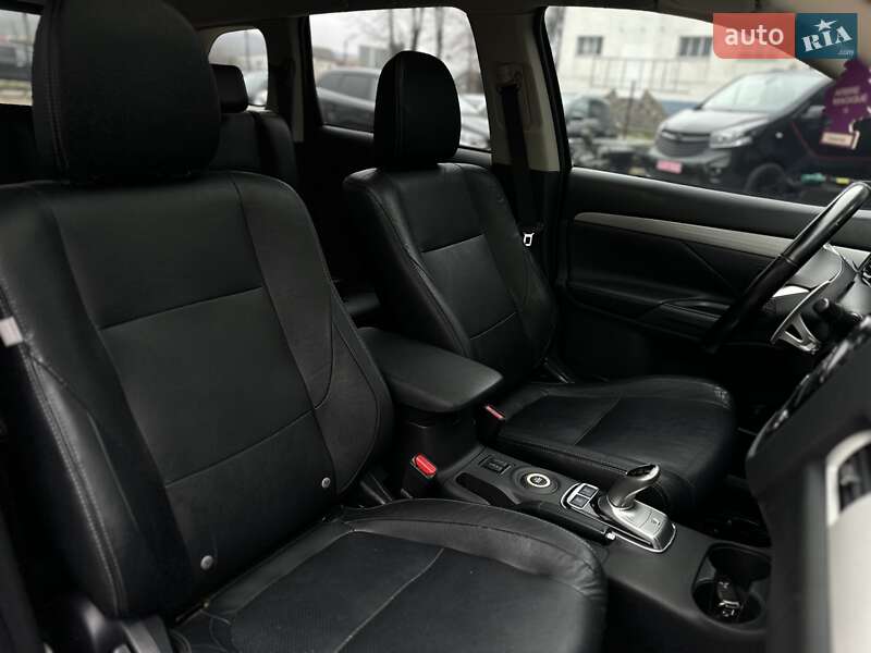 Позашляховик / Кросовер Mitsubishi Outlander 2013 в Івано-Франківську