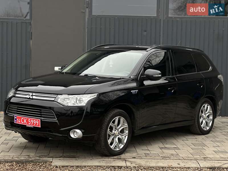 Позашляховик / Кросовер Mitsubishi Outlander 2013 в Івано-Франківську