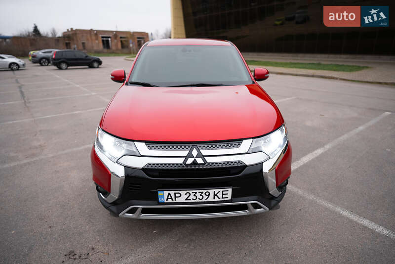 Внедорожник / Кроссовер Mitsubishi Outlander 2019 в Запорожье