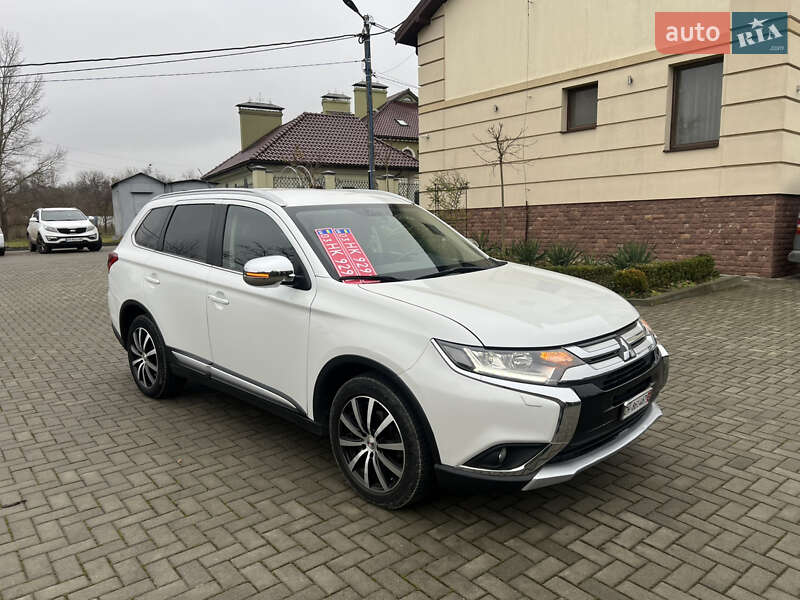 Mitsubishi Outlander 2016