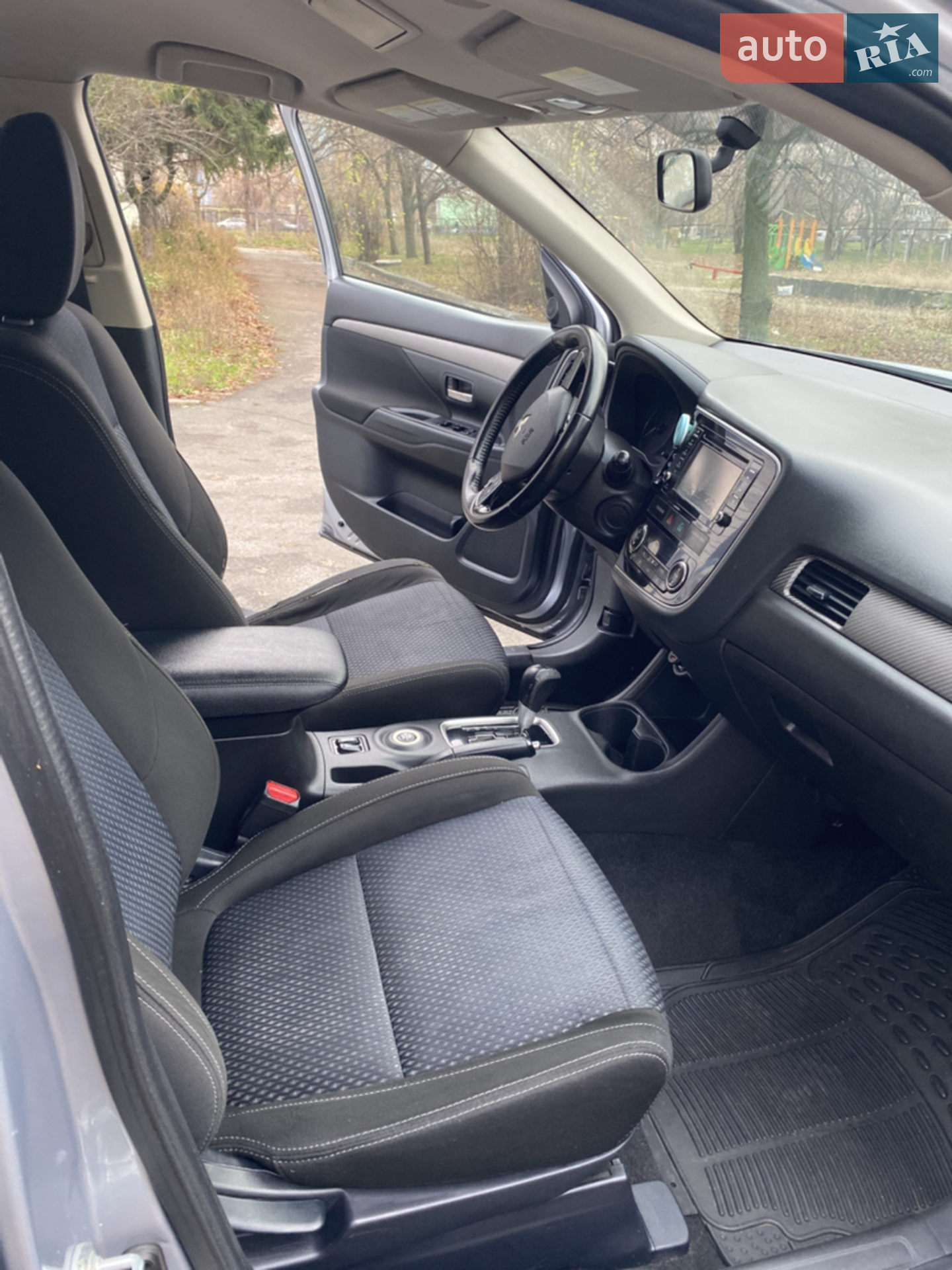 2016 Mitsubishi Outlander - мініатюра 10