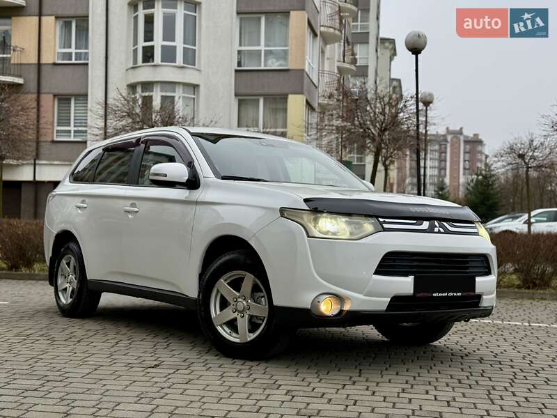 Внедорожник / Кроссовер Mitsubishi Outlander 2013 в Ивано-Франковске