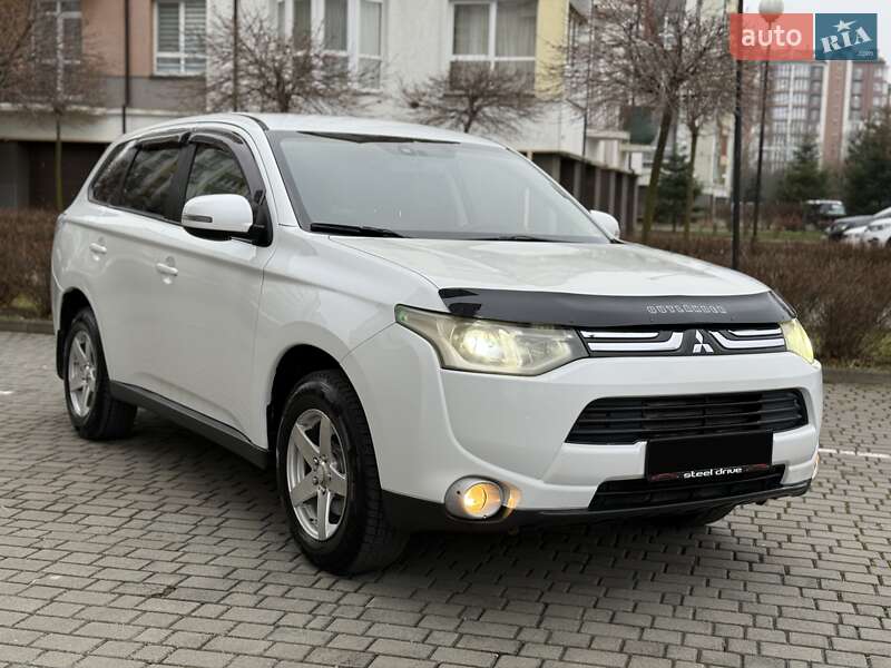 Внедорожник / Кроссовер Mitsubishi Outlander 2013 в Ивано-Франковске