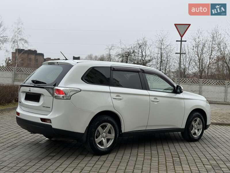 Внедорожник / Кроссовер Mitsubishi Outlander 2013 в Ивано-Франковске