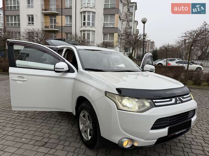 Внедорожник / Кроссовер Mitsubishi Outlander 2013 в Ивано-Франковске