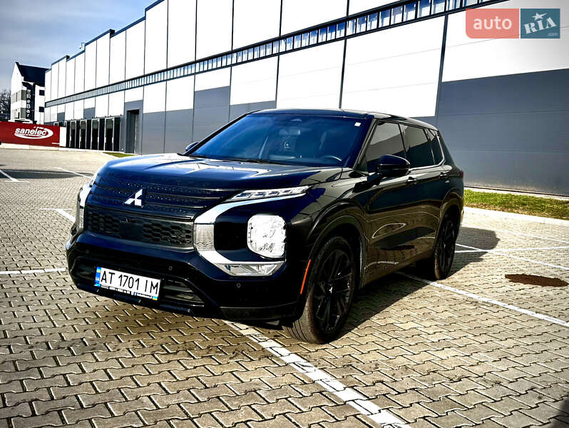 Позашляховик / Кросовер Mitsubishi Outlander 2021 в Івано-Франківську