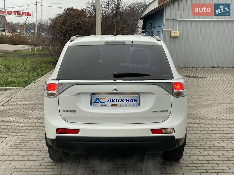 Позашляховик / Кросовер Mitsubishi Outlander 2012 в Полтаві