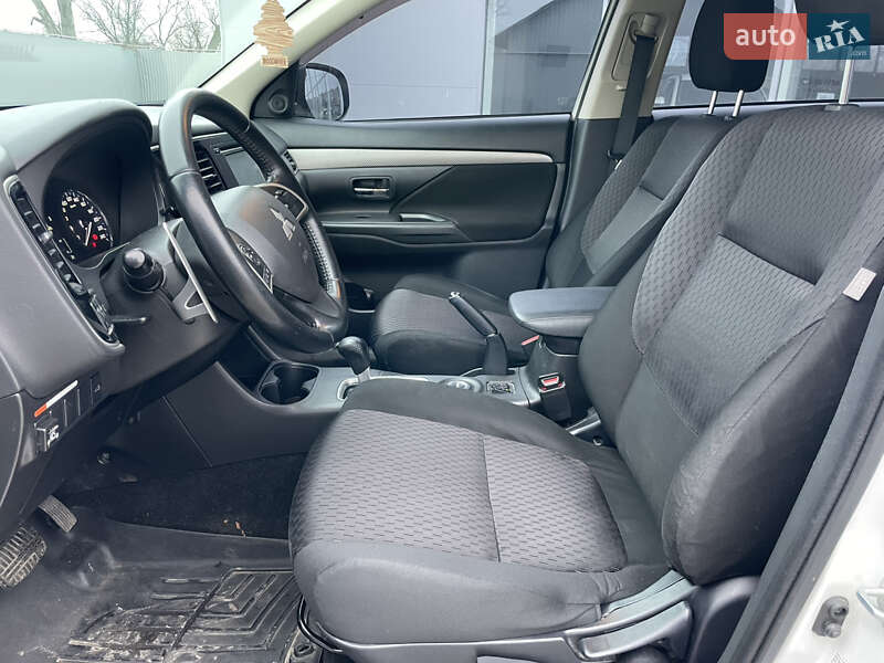 Позашляховик / Кросовер Mitsubishi Outlander 2012 в Полтаві