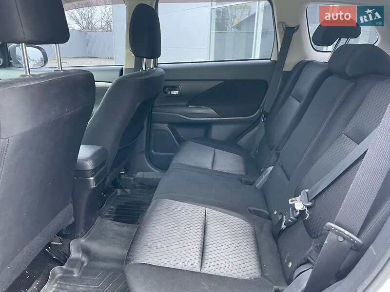 Позашляховик / Кросовер Mitsubishi Outlander 2012 в Полтаві
