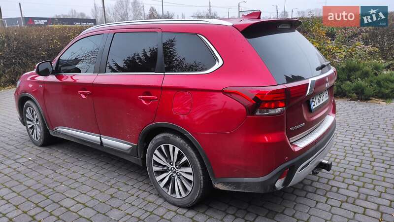 Позашляховик / Кросовер Mitsubishi Outlander 2019 в Харкові