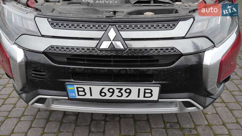 Позашляховик / Кросовер Mitsubishi Outlander 2019 в Харкові