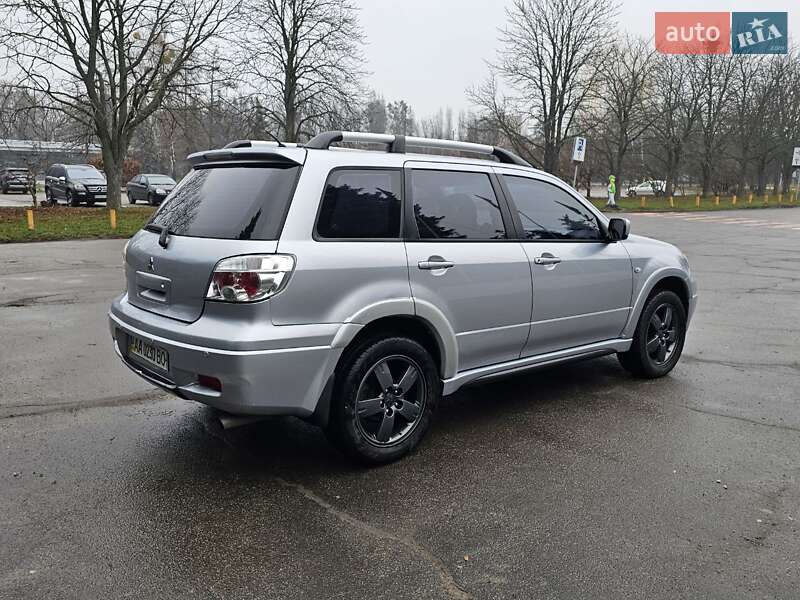Позашляховик / Кросовер Mitsubishi Outlander 2008 в Києві