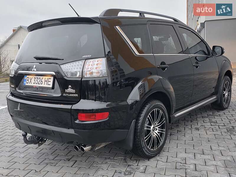 Внедорожник / Кроссовер Mitsubishi Outlander 2012 в Хмельницком