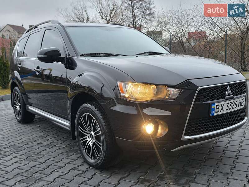 Внедорожник / Кроссовер Mitsubishi Outlander 2012 в Хмельницком