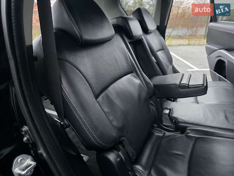 Внедорожник / Кроссовер Mitsubishi Outlander 2012 в Хмельницком