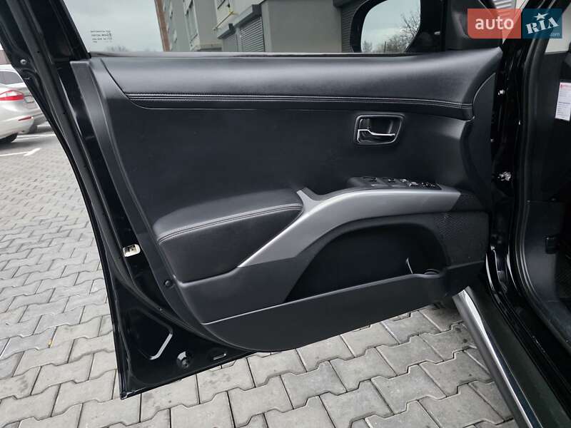 Внедорожник / Кроссовер Mitsubishi Outlander 2012 в Хмельницком