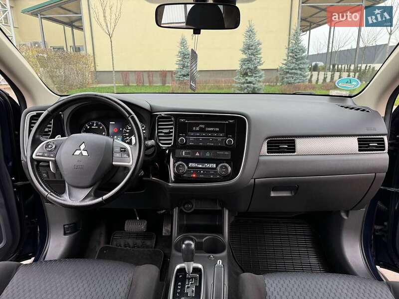 Позашляховик / Кросовер Mitsubishi Outlander 2012 в Луцьку