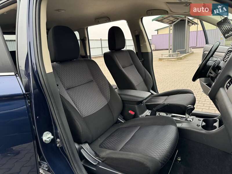 Позашляховик / Кросовер Mitsubishi Outlander 2012 в Луцьку