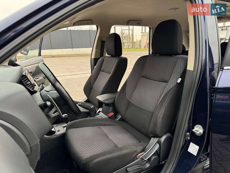 Позашляховик / Кросовер Mitsubishi Outlander 2012 в Луцьку