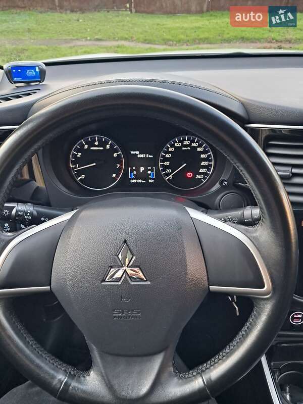 Внедорожник / Кроссовер Mitsubishi Outlander 2018 в Николаеве