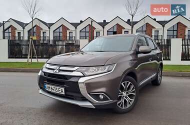 Позашляховик / Кросовер Mitsubishi Outlander 2016 в Білій Церкві